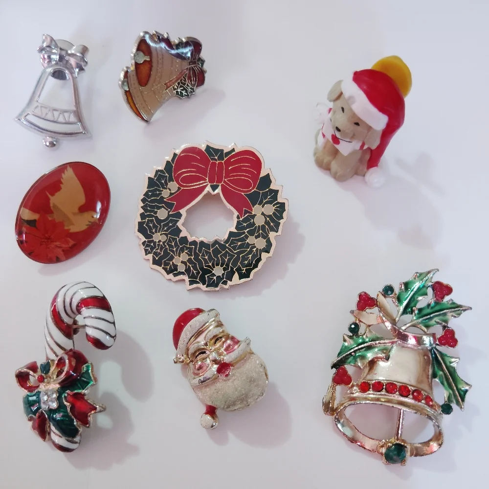 Vintage Christmas Brooch & Pin Back Collection - Picture 1 of 2